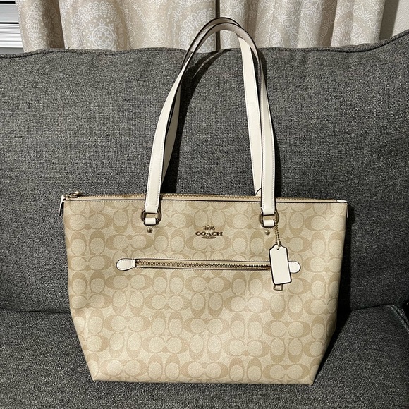Coach Handbags - Coach purse